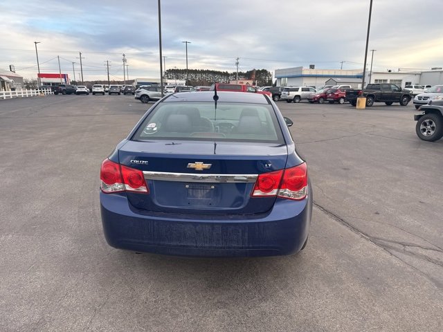 2013 Chevrolet Cruze photo 3