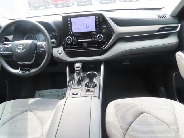 2021 Toyota Highlander L - Photo 24