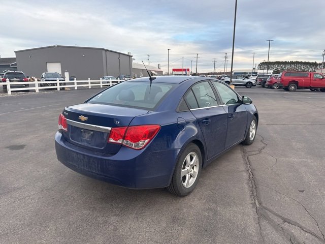 2013 Chevrolet Cruze photo 2