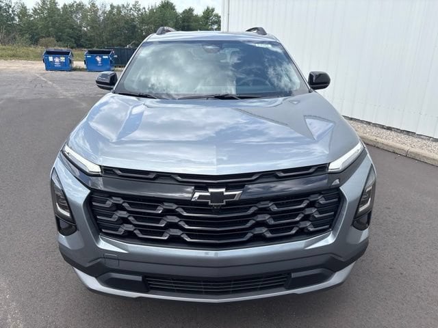 2027 Chevrolet Equinox LT - Photo 8