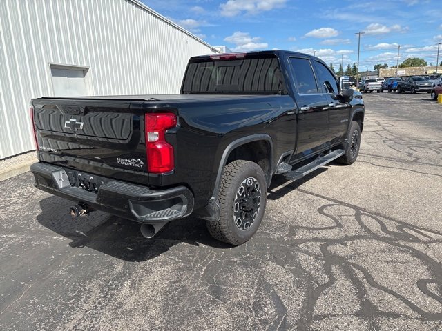 2023 Chevrolet Silverado 3500HD High Country photo 2