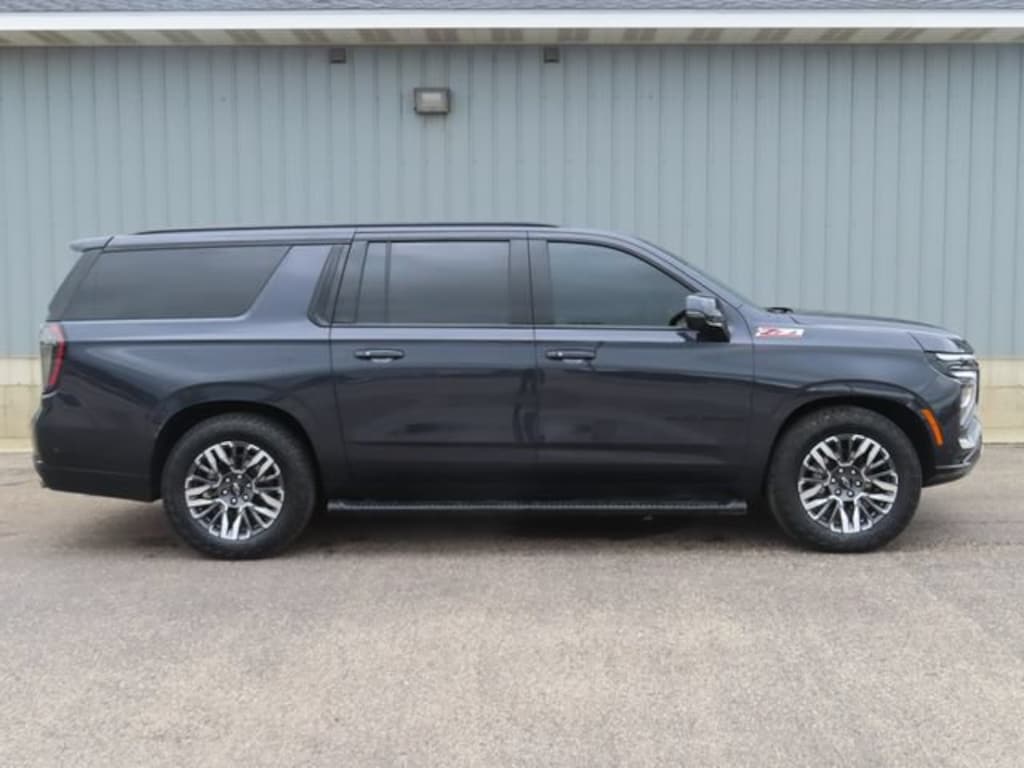 Used 2025 Chevrolet Suburban Z71 SUV