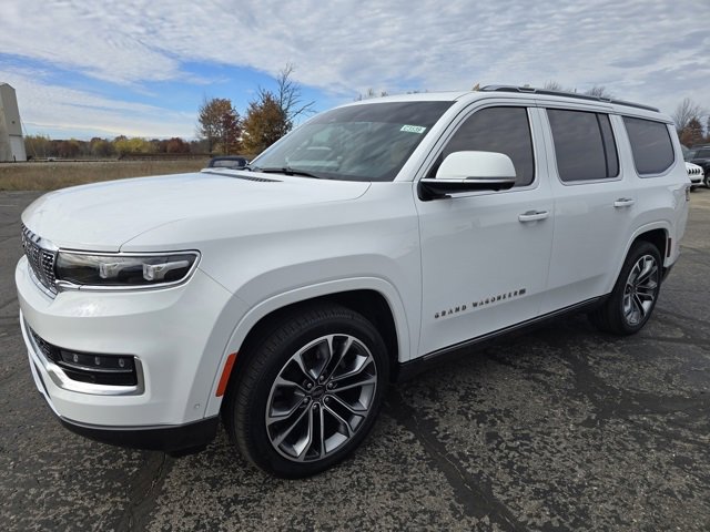 2022 Jeep Grand Wagoneer III photo 3