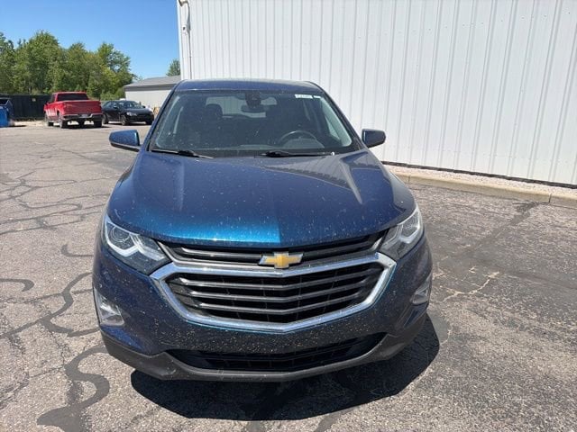 Used 2020 Chevrolet Equinox LT with VIN 2GNAXKEV2L6280796 for sale in Cadillac, MI