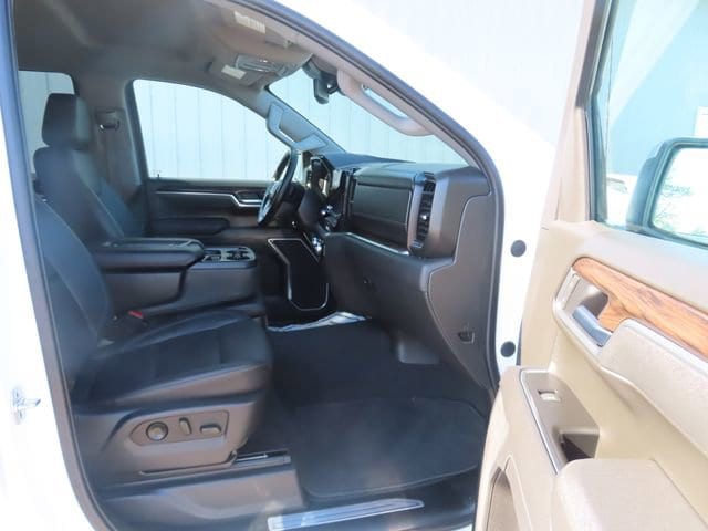 2025 GMC Sierra 1500 SLT - Photo 24