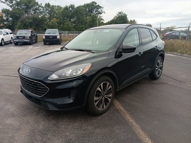 2021 Ford Escape SE photo 3