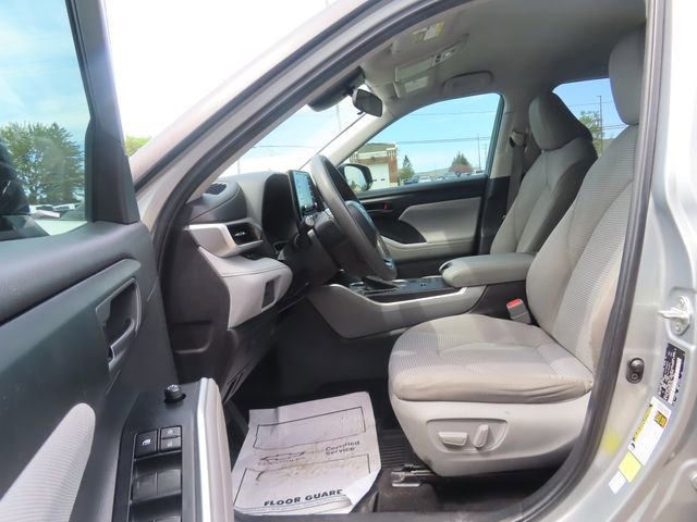 2021 Toyota Highlander L - Photo 16
