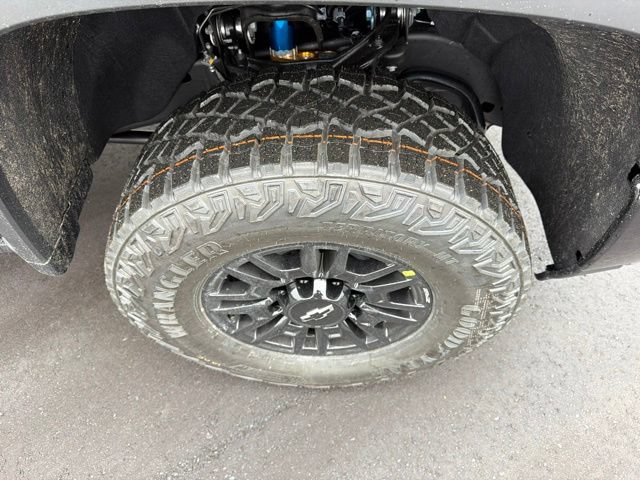 2026 Chevrolet Silverado 2500 HD ZR2 - Photo 13