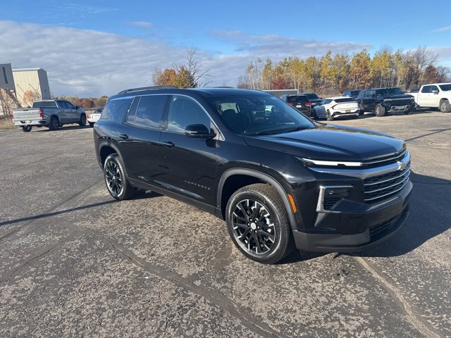 2026 Chevrolet Traverse photo 2