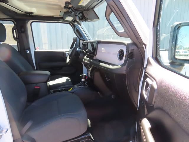 2024 Jeep Wrangler 4-Door Sahara - Photo 23