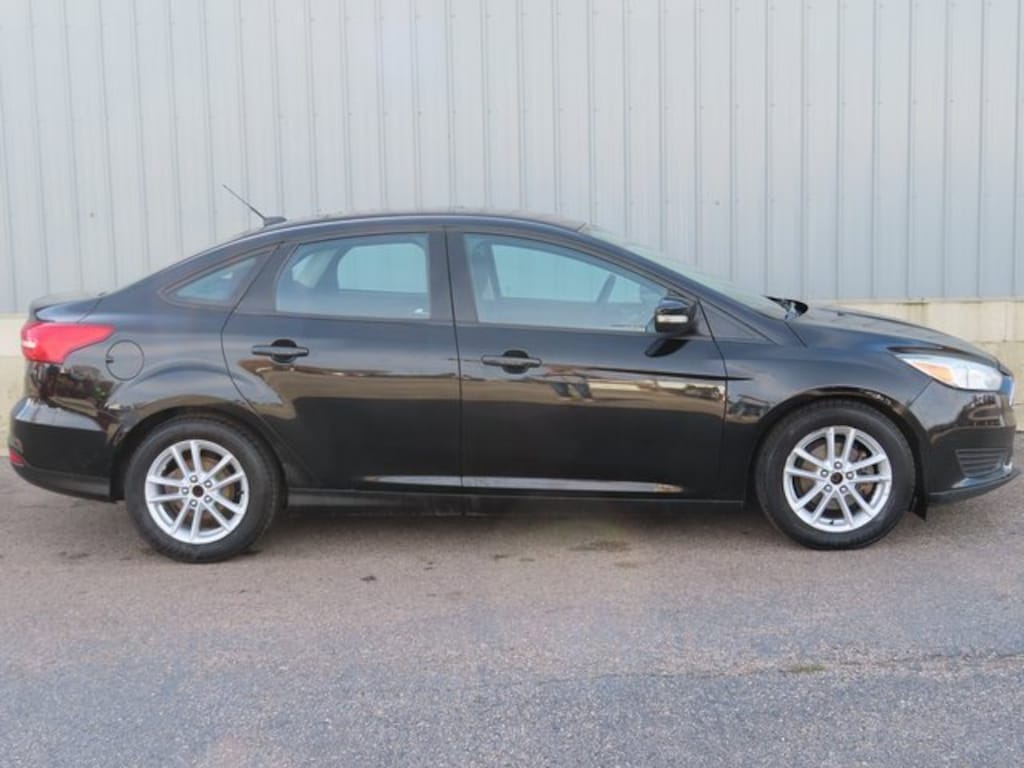 Used 2017 Ford Focus SE Sedan