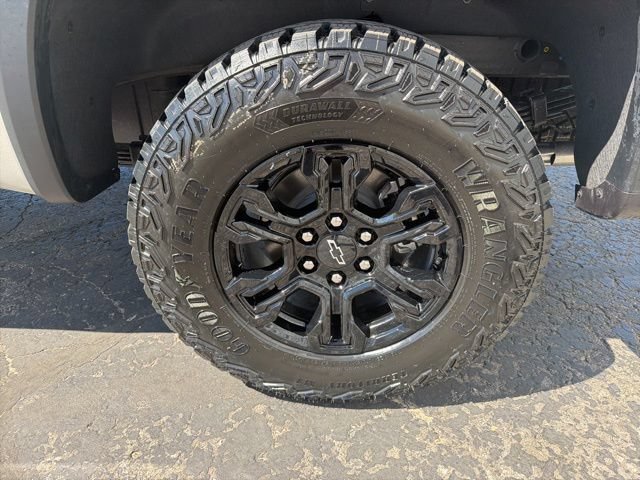2026 Chevrolet Silverado 1500 ZR2 - Photo 14