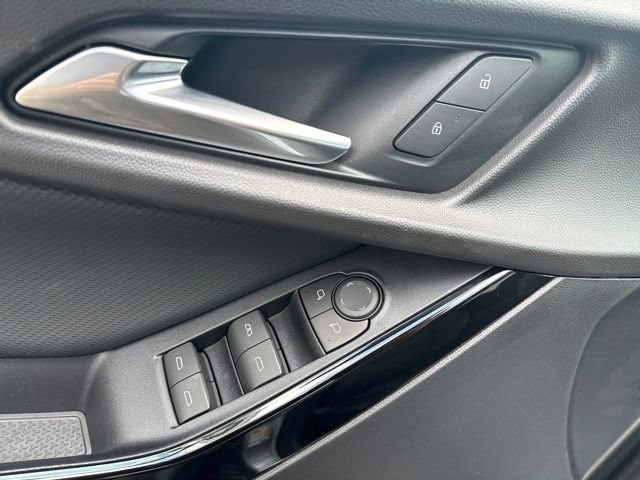 2027 Chevrolet Equinox LT - Photo 16