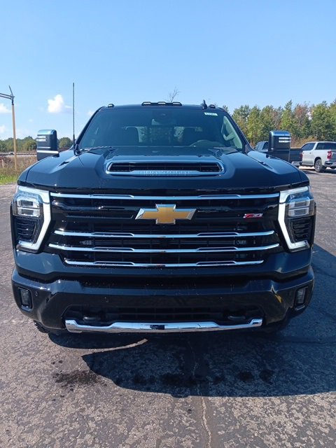 2026 Chevrolet Silverado 2500HD LTZ photo 2