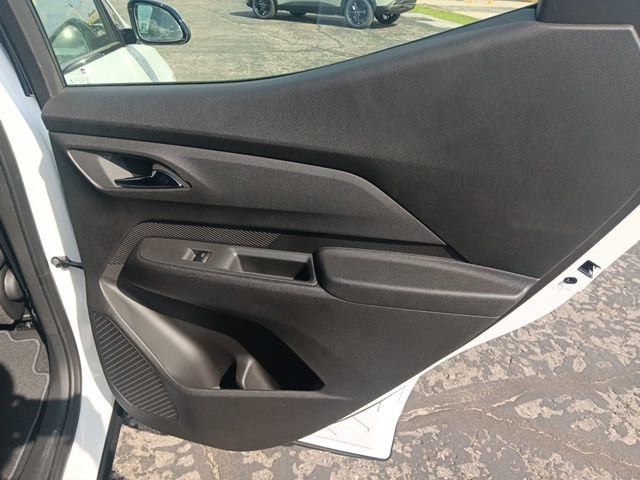 2027 Chevrolet Bolt LT - Photo 25