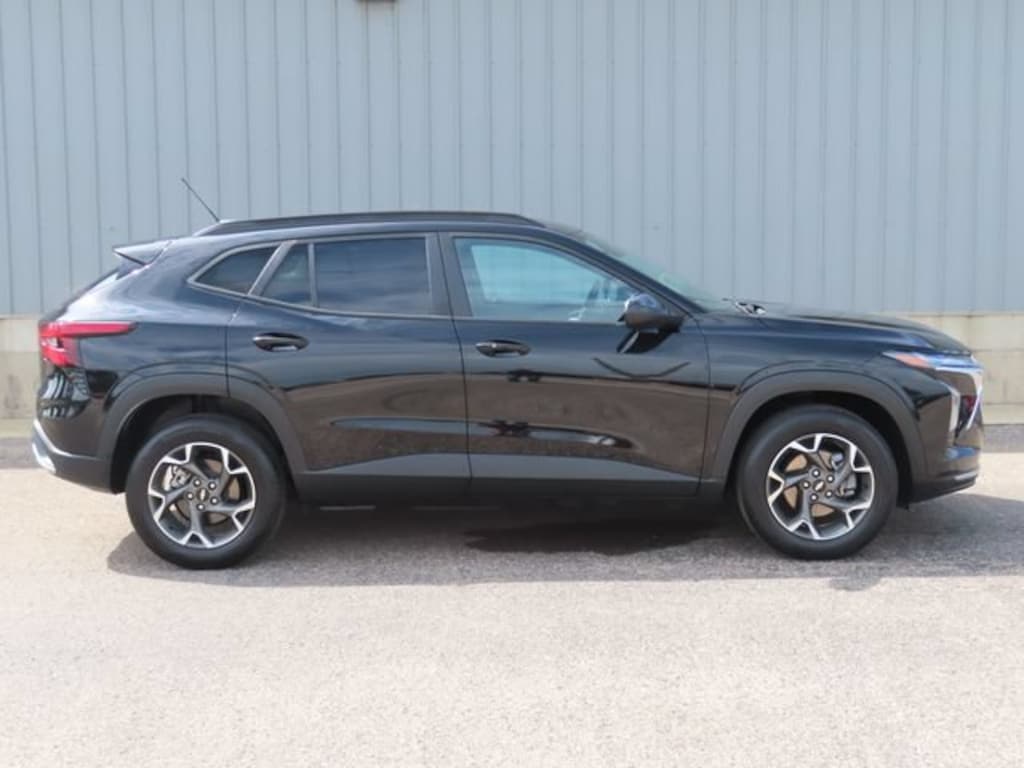 Used 2024 Chevrolet Trax LT SUV