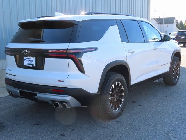 2025 Chevrolet Traverse Z71 photo 3