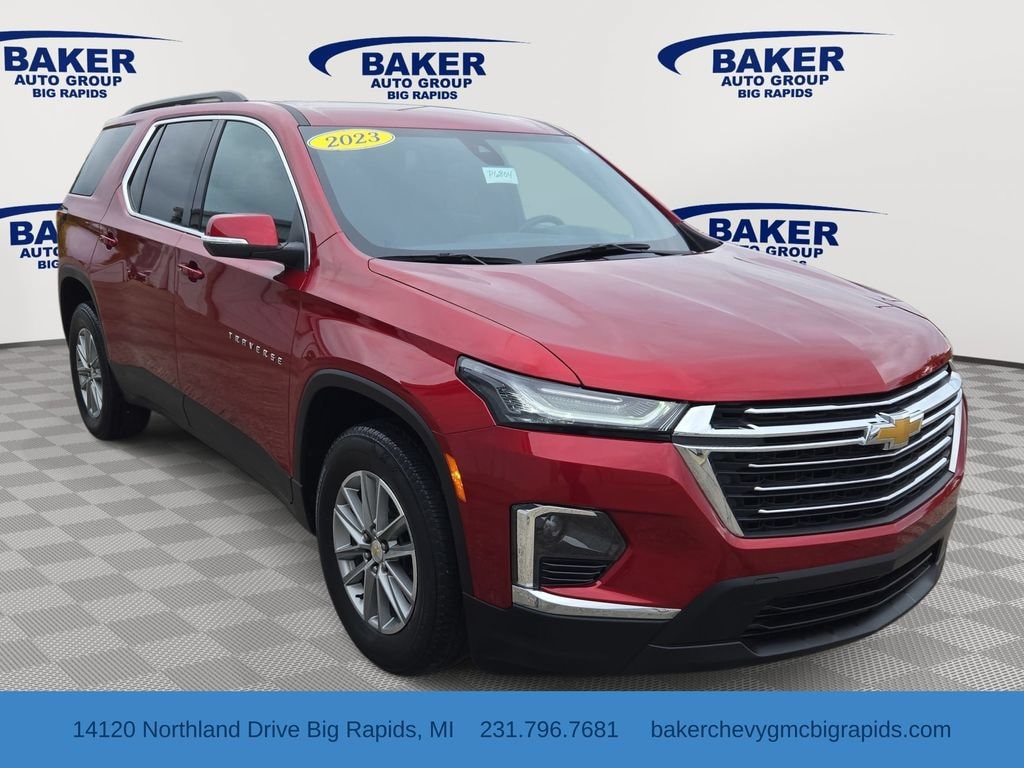 Used 2023 Chevrolet Traverse LT Cloth SUV