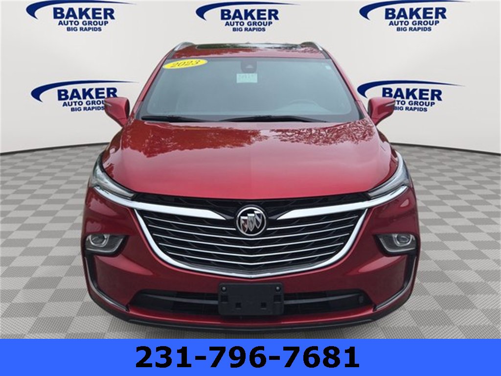 2023 Buick Enclave Essence photo 2