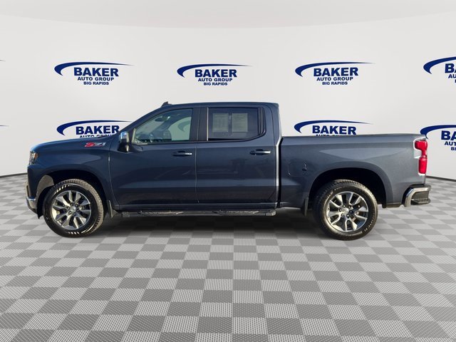 2021 Chevrolet Silverado 1500 LT photo 3
