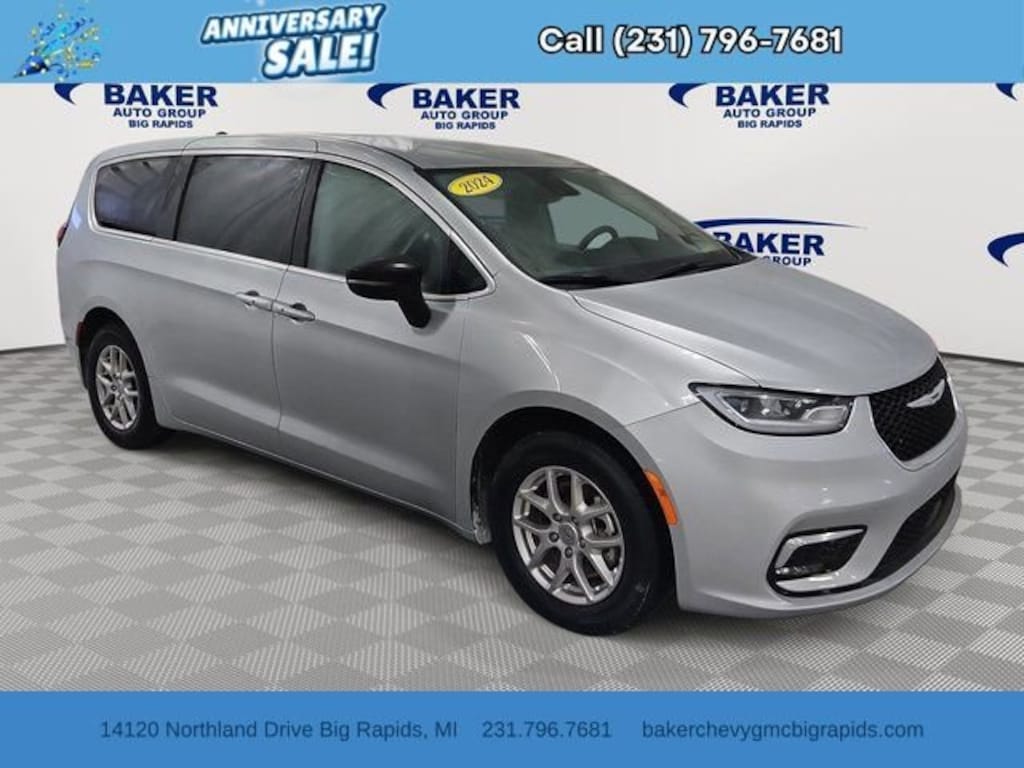 Used 2024 Chrysler Pacifica Touring L