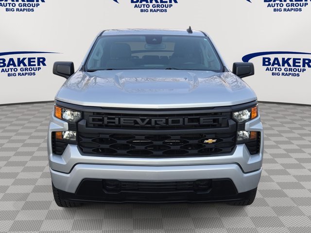 2022 Chevrolet Silverado 1500 Custom photo 2