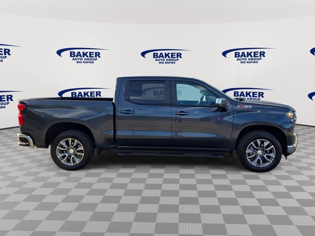 2021 Chevrolet Silverado 1500 LT photo 2