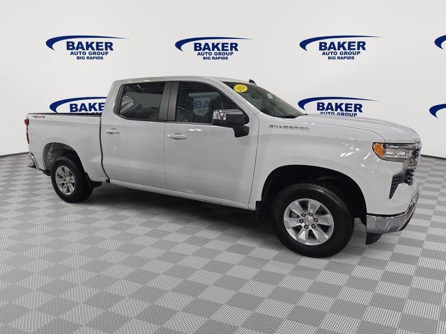 2024 Chevrolet Silverado 1500 LT photo 2