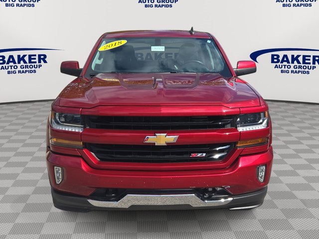 2018 Chevrolet Silverado 1500 LT photo 2