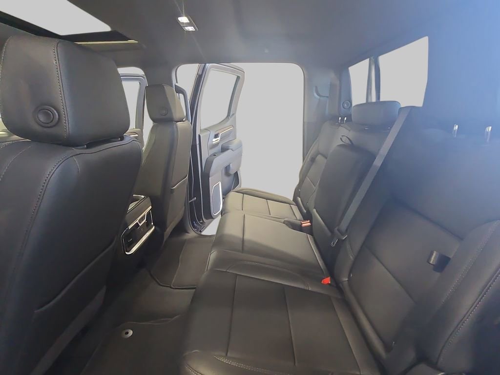 2026 GMC Sierra 1500 SLT - Photo 15