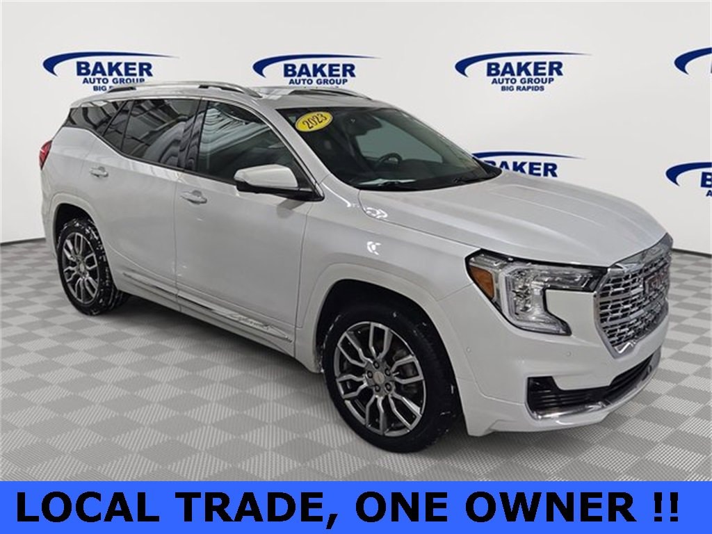 2023 GMC Terrain Denali's photo
