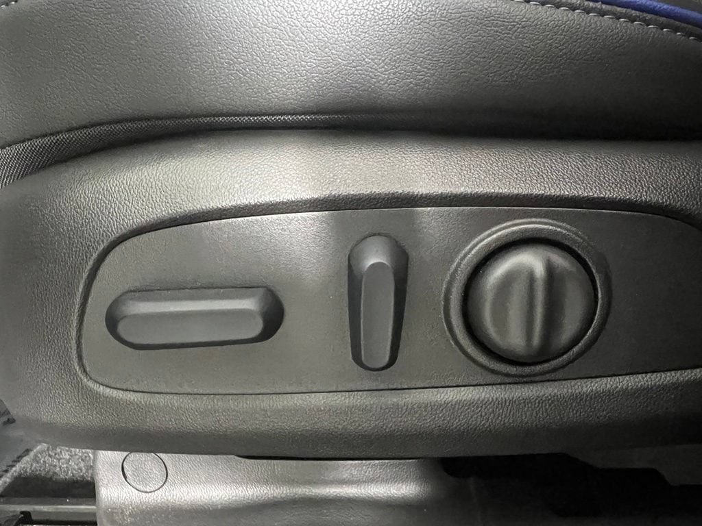 Used 2025 Ebony Twilight Buick Sport Touring image 21