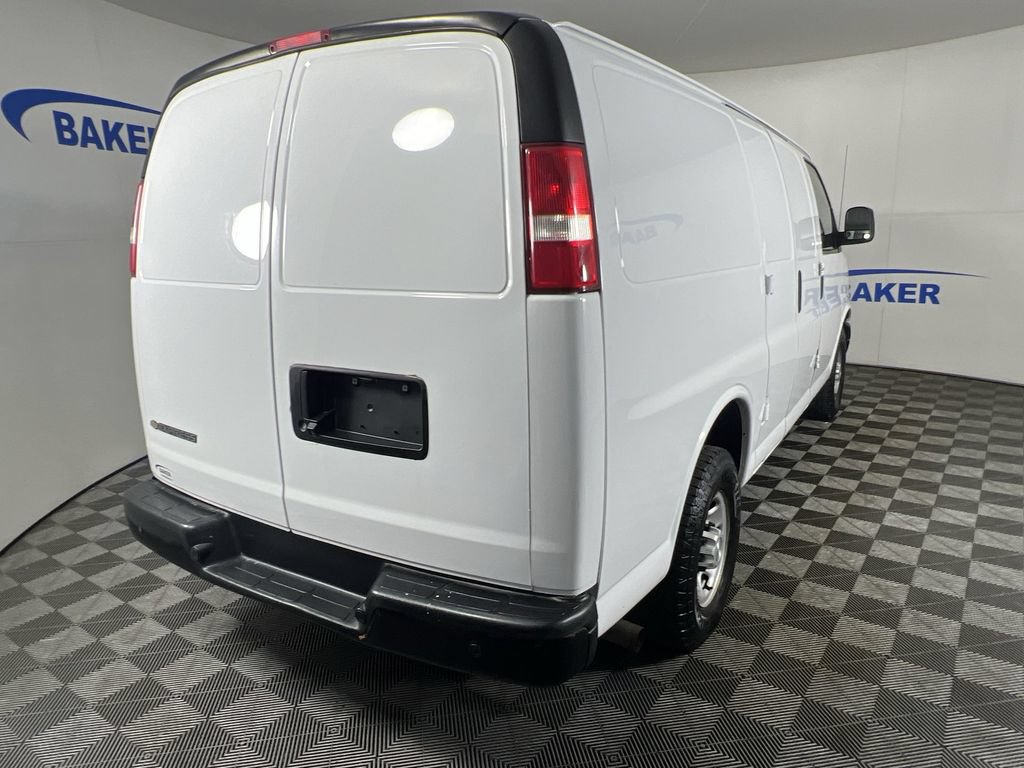 Used 2019 Summit White Chevrolet Work Van image 8