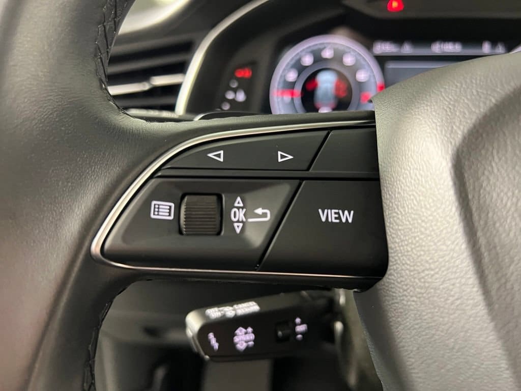 Used 2022 Mythos Black Audi 55 Premium image 23