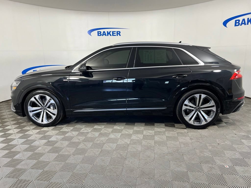 Used 2022 Mythos Black Audi 55 Premium image 2