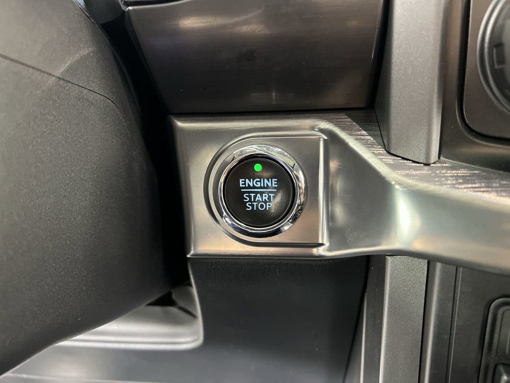 Used 2021 Star White Metallic Tri-Coat Ford  image 17