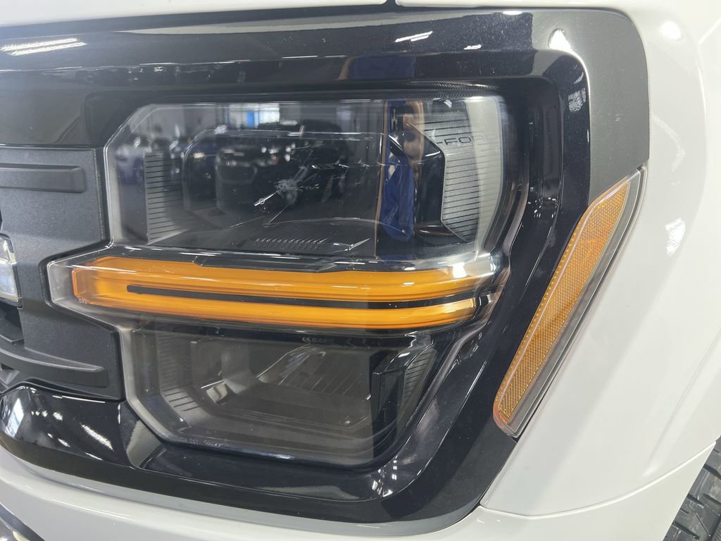 Used 2025 Oxford White Ford XLT image 33