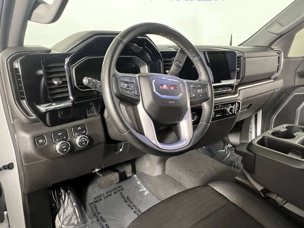 Used 2024 Summit White GMC Elevation w/3VL image 18