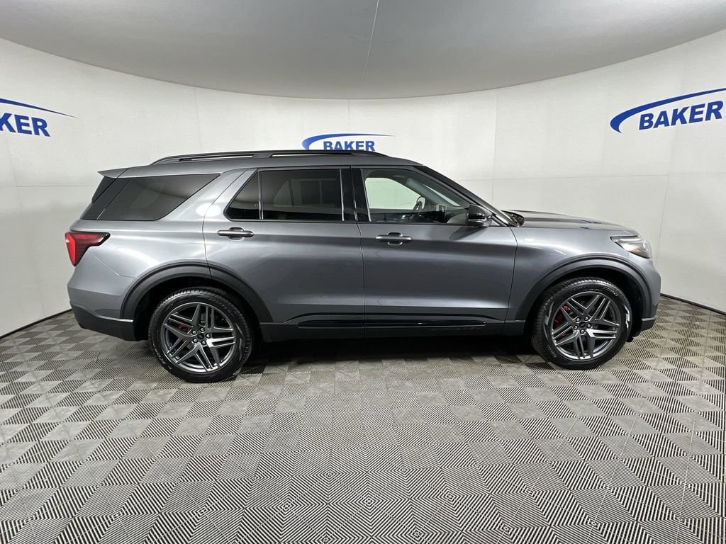 Used 2026 Gray Metallic Ford ST-Line image 10