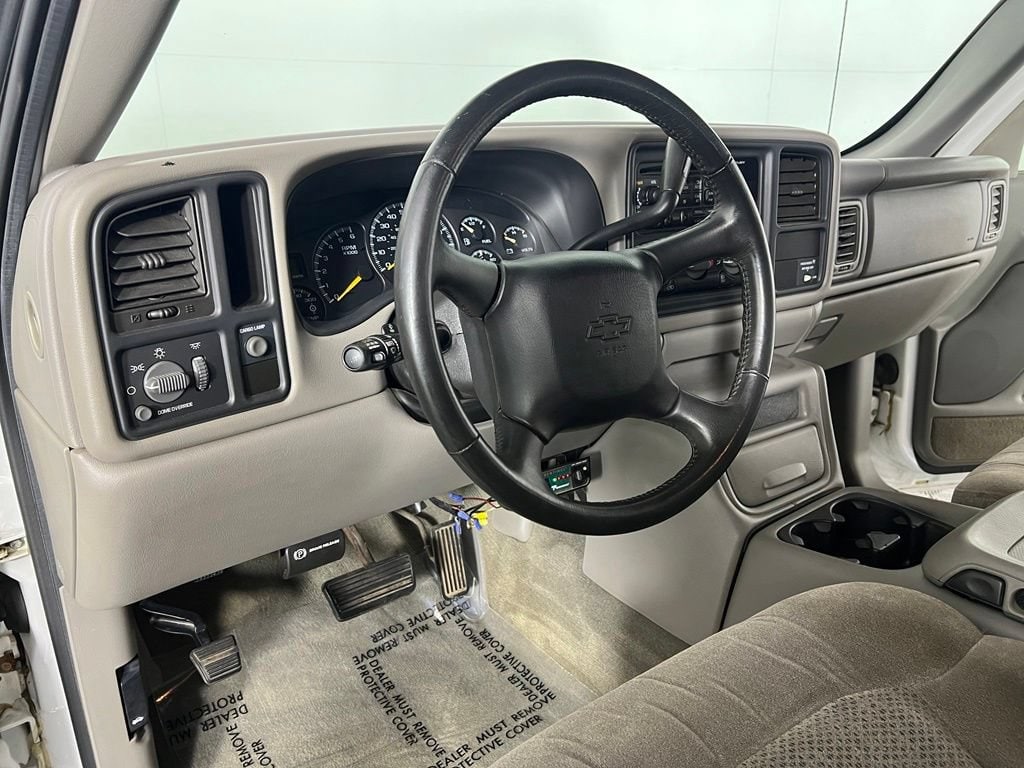Used 2000 Summit White Chevrolet LT image 17