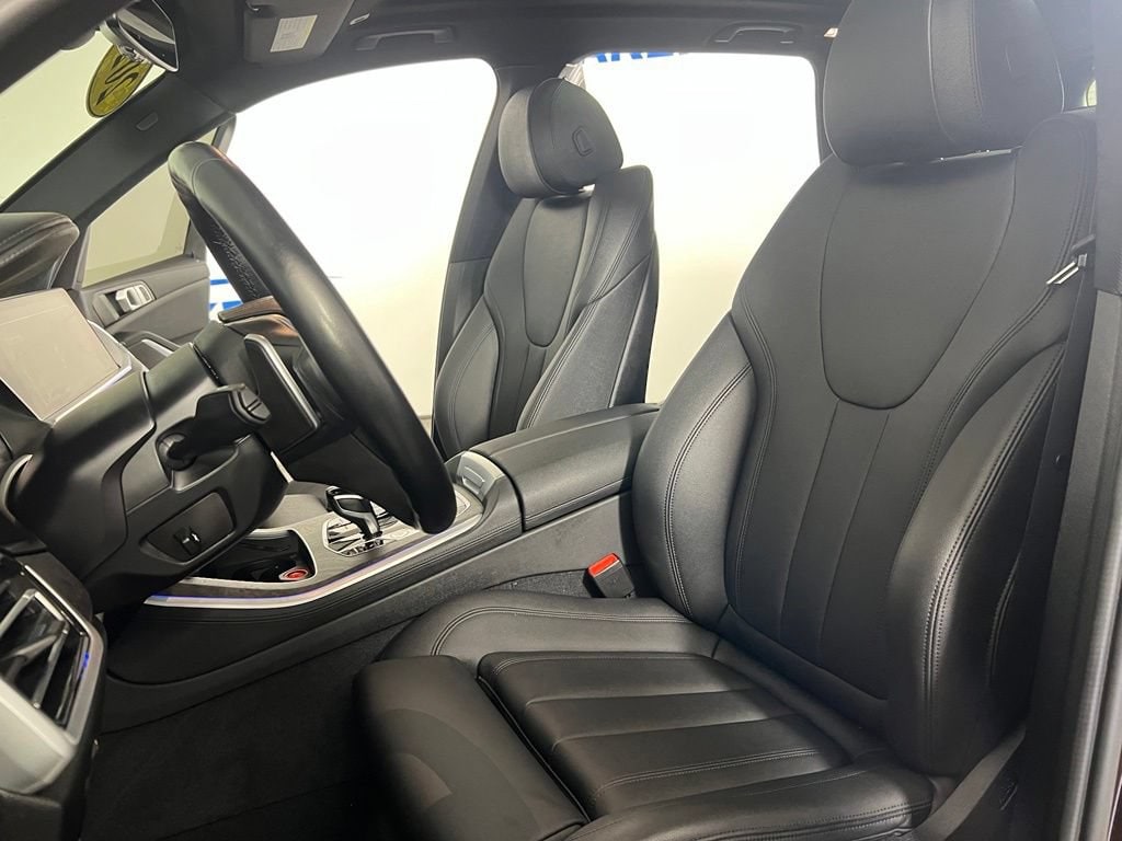 Used 2022 Sparkling Brown BMW xDrive40i image 20