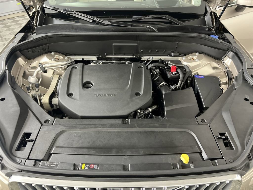 Used 2023 Bright Dusk Volvo B6 AWD Ultimate 6-Seater image 32