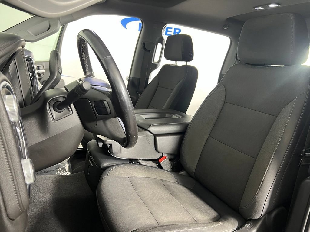 Used 2019 Onyx Black GMC SLE image 19