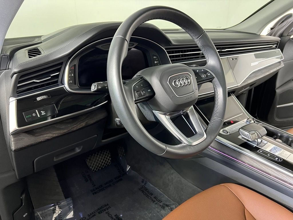 Used 2022 Mythos Black Audi 55 Premium image 20