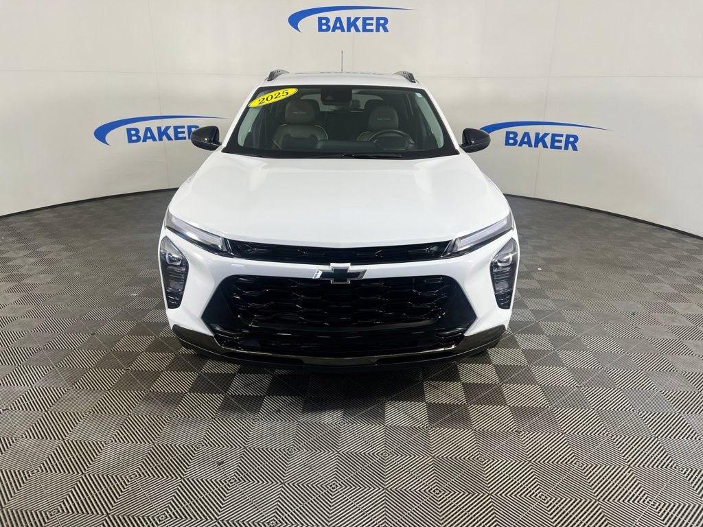 Used 2025 Summit White Chevrolet ACTIV image 9