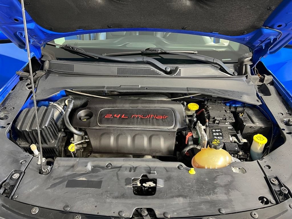 Used 2018 Laser Blue Pearlcoat Jeep Latitude 4x4 image 30