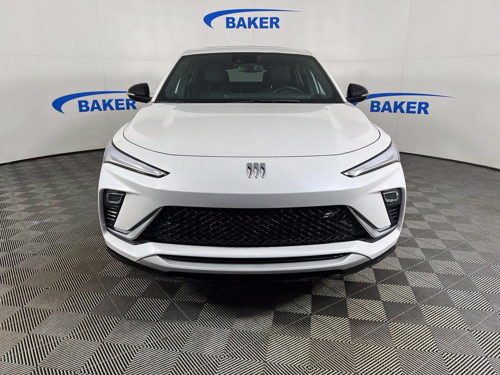 Used 2024 White Frost Tricoat Buick Sport Touring image 9