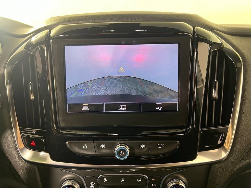 Used 2022 Mosaic Black Chevrolet LT Cloth w/1LT image 25