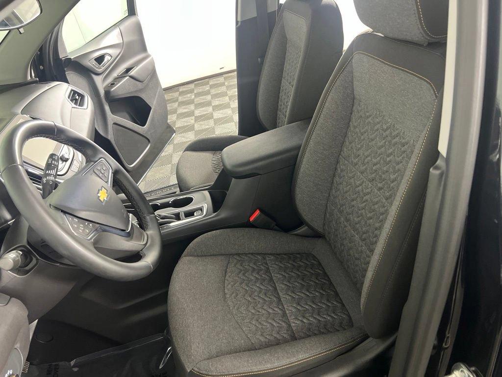 Used 2024 Mosaic Black Metallic Chevrolet LT w/1LT image 16