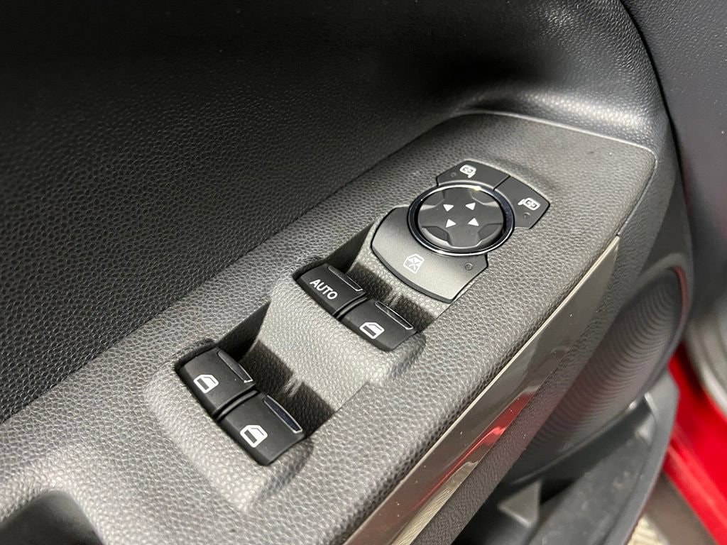 Used 2018 Ruby Red Metallic Ford SE image 17